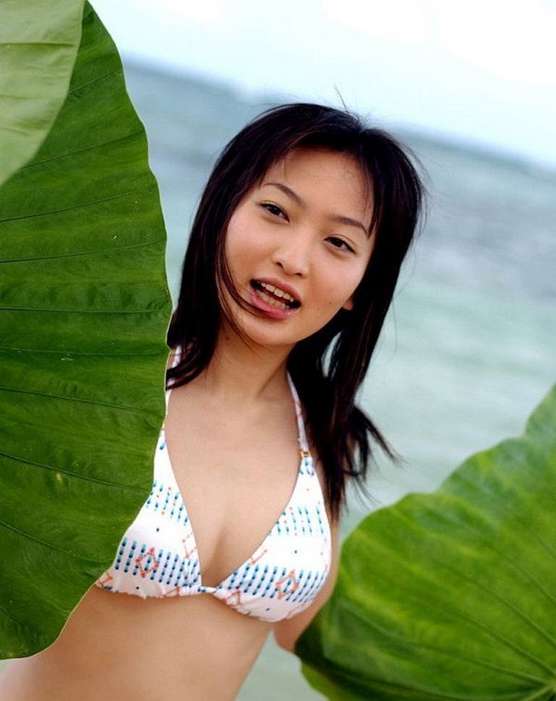 Japanese idol Maiko Kazano posing nude shows pussy #69773687
