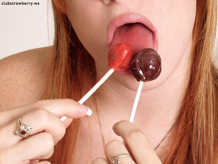 Lollipop succhiare rossa si diffonde la sua figa rosa
 #78957659