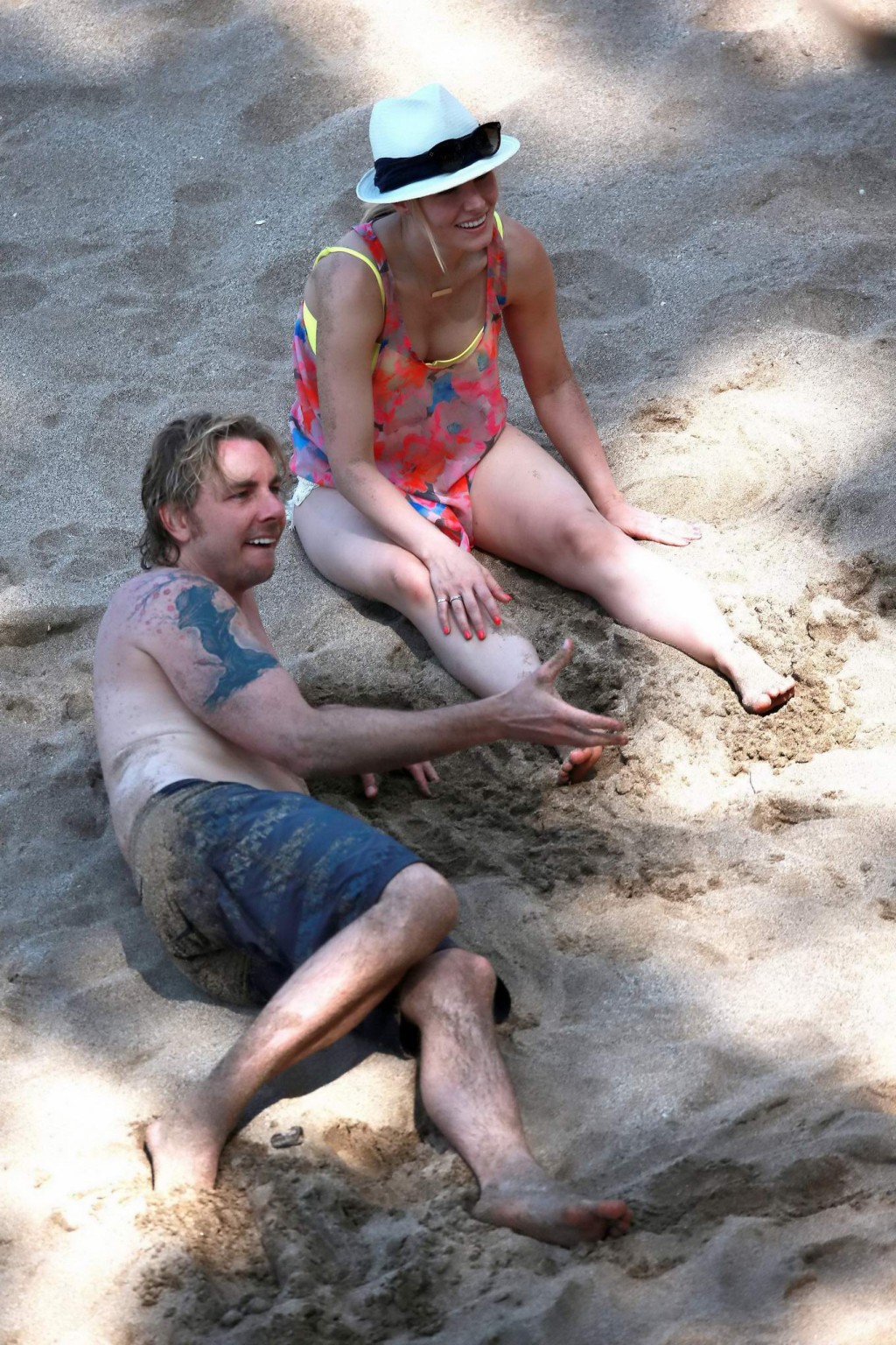 Kristen Bell showing off her yellow bikini ass at the beach in Hawaii #73012737