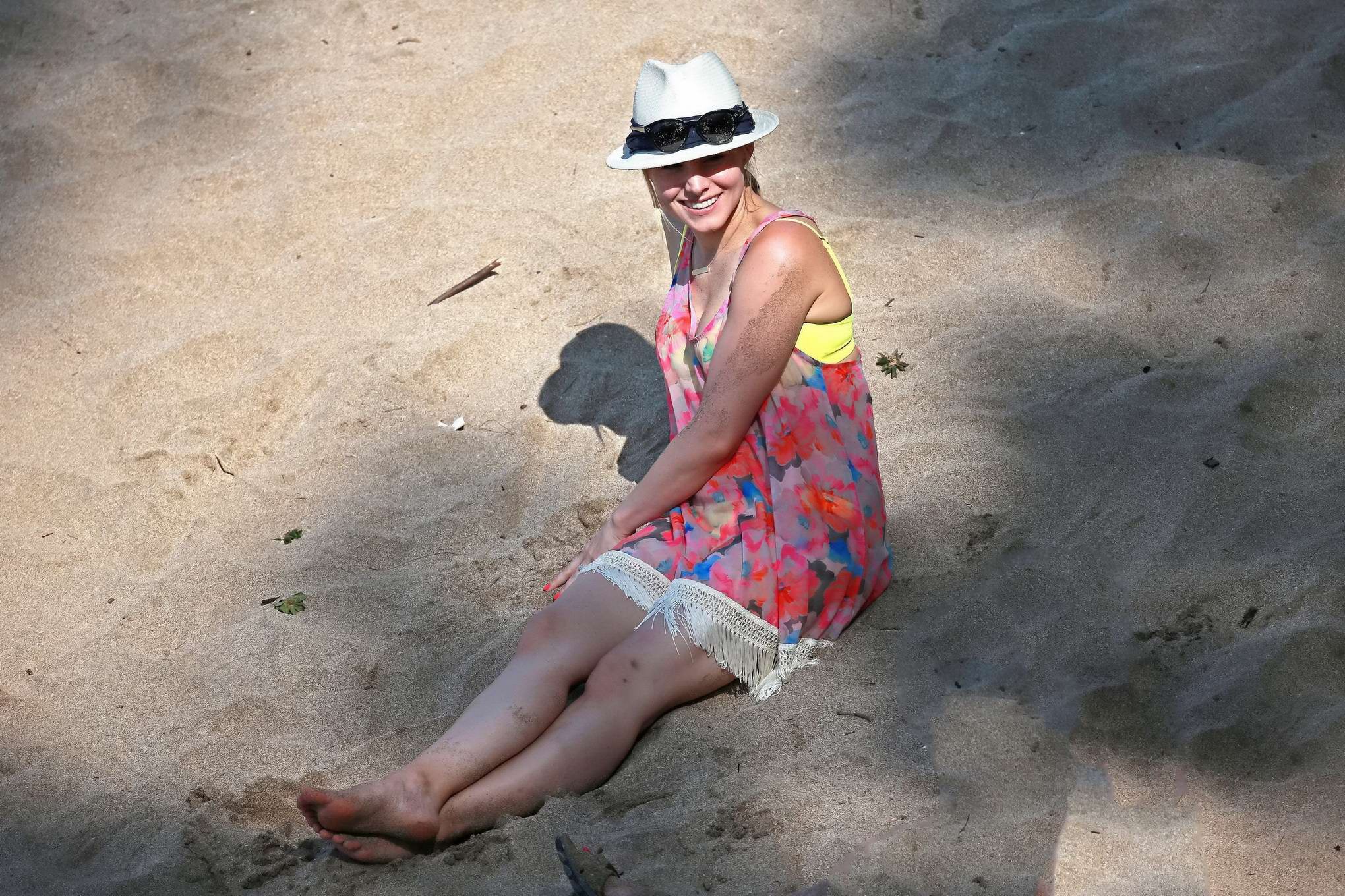 Kristen Bell showing off her yellow bikini ass at the beach in Hawaii #73012758