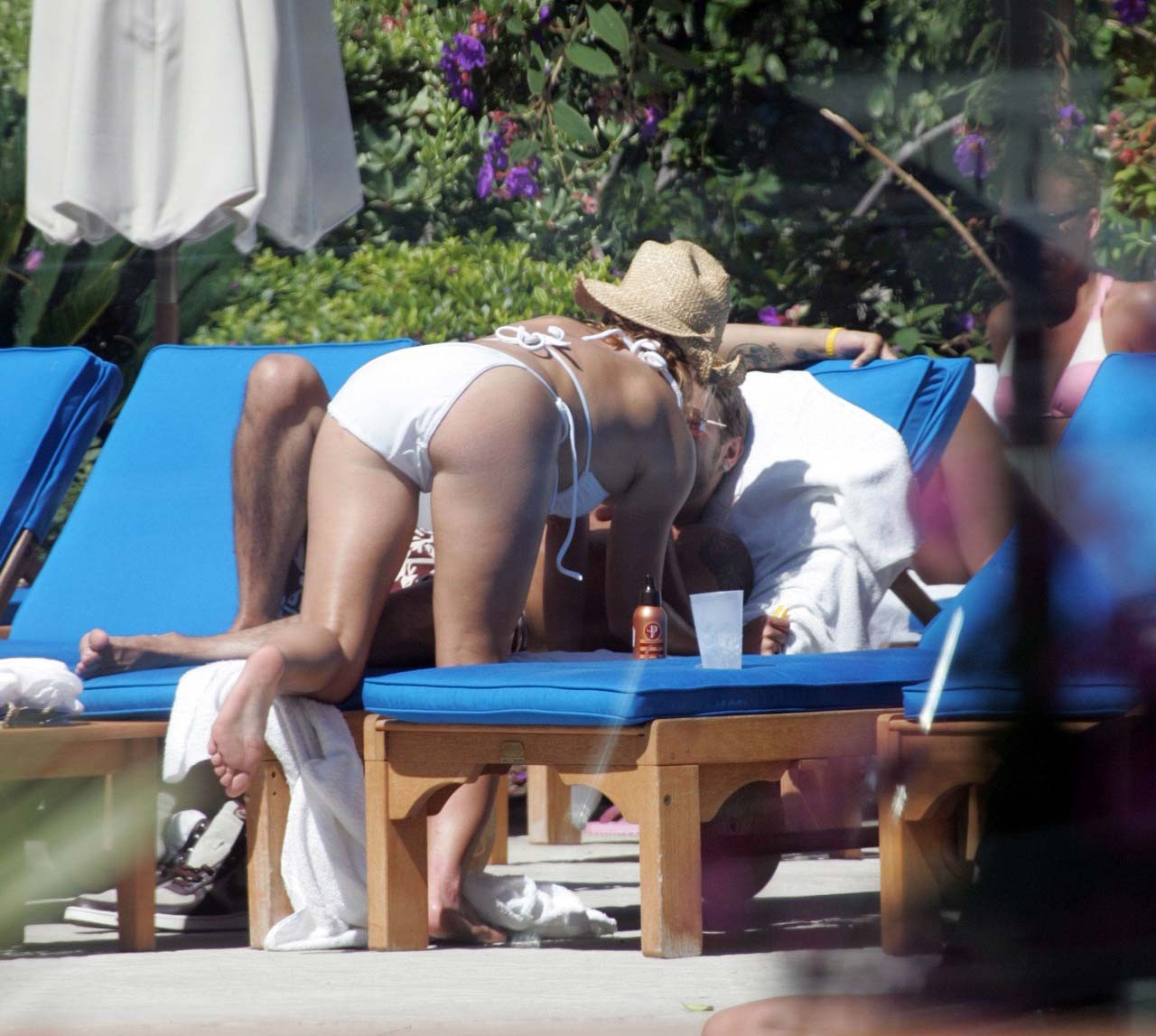 Britney Spears exposing sexy body and nice ass in bikini on beach #75317984