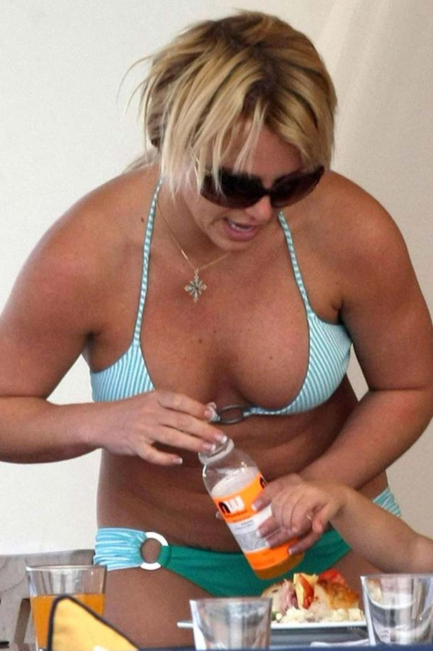 Britney Spears exposing sexy body and nice ass in bikini on beach #75318018