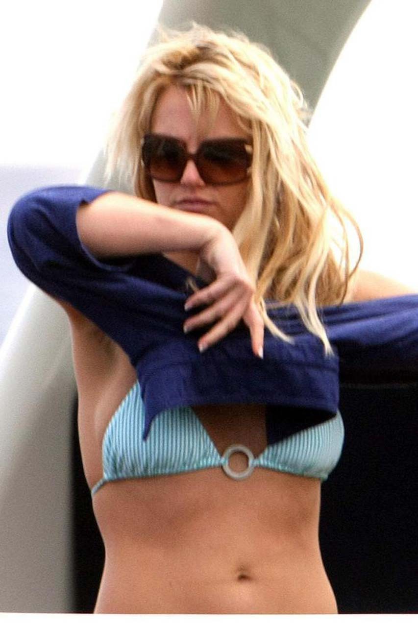 Britney Spears exposing sexy body and nice ass in bikini on beach #75318033