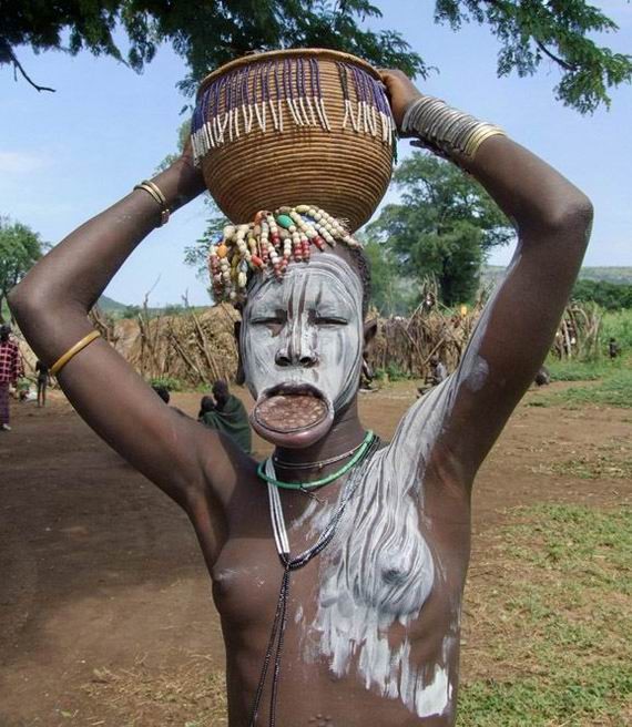 De vraies tribus africaines posant nues
 #67277890