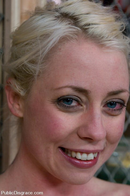 Lorelei lee wird gefesselt und in jedes Loch einer Orgie gefickt
 #72095602