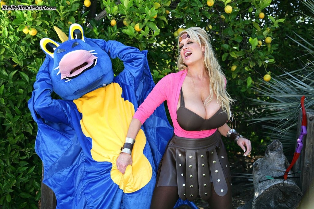 Busty blonde Kelly Madison has fun with a monster #73483077