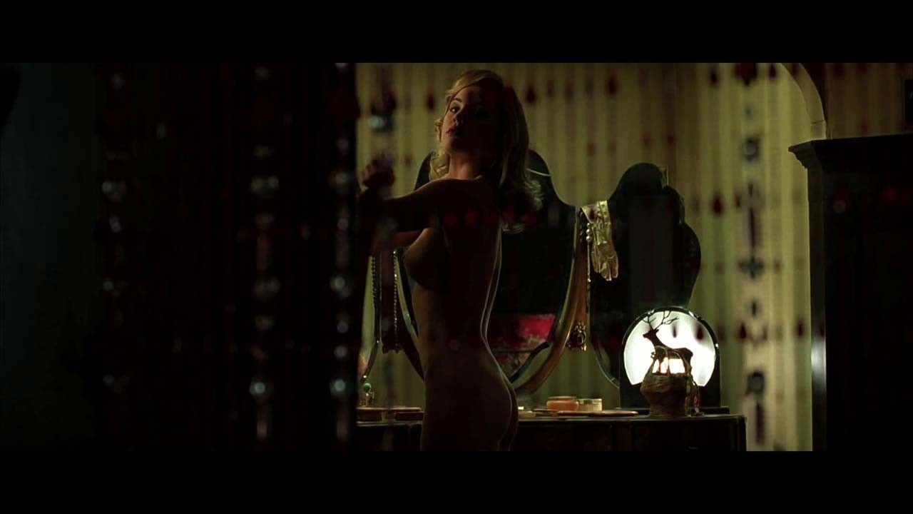 Melissa george exposant ses beaux gros seins dans des scènes de film de nudité
 #75315345
