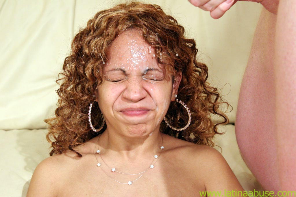 Sympatische Latina Babe gibt Kopf für saftige Sperma
 #78004351