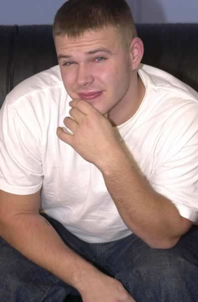 Amateur cachondo masturbando su polla
 #77007636