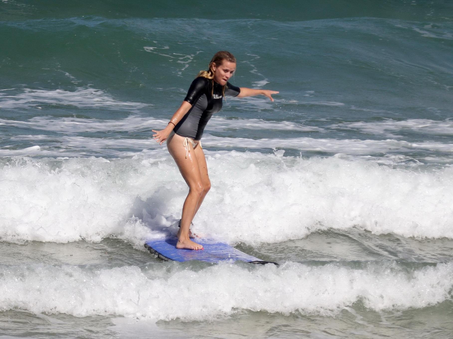 Reese Witherspoon shows off her ass while surfing in Hawaii #75291207