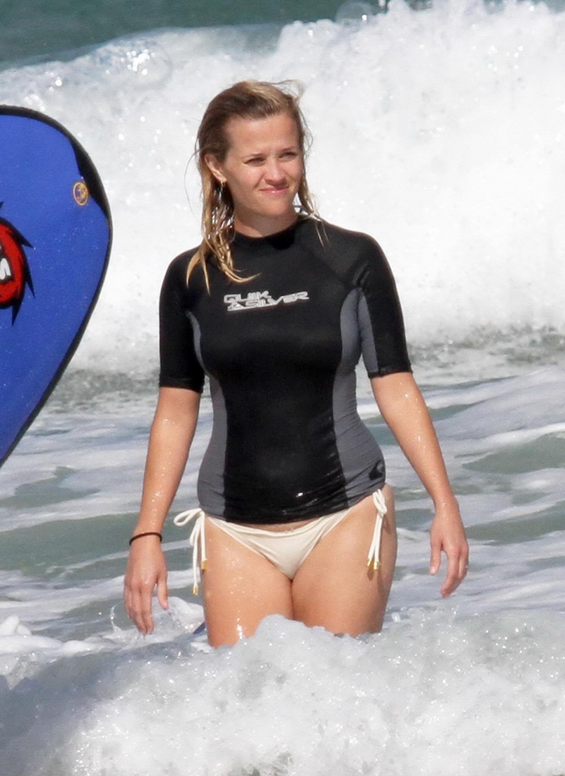 Reese Witherspoon shows off her ass while surfing in Hawaii #75291230