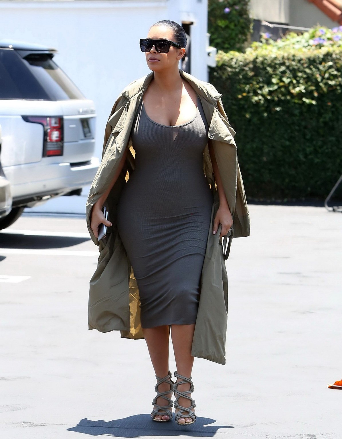 Kim kardashian busty mostrando pokies e scissione enorme
 #75157634