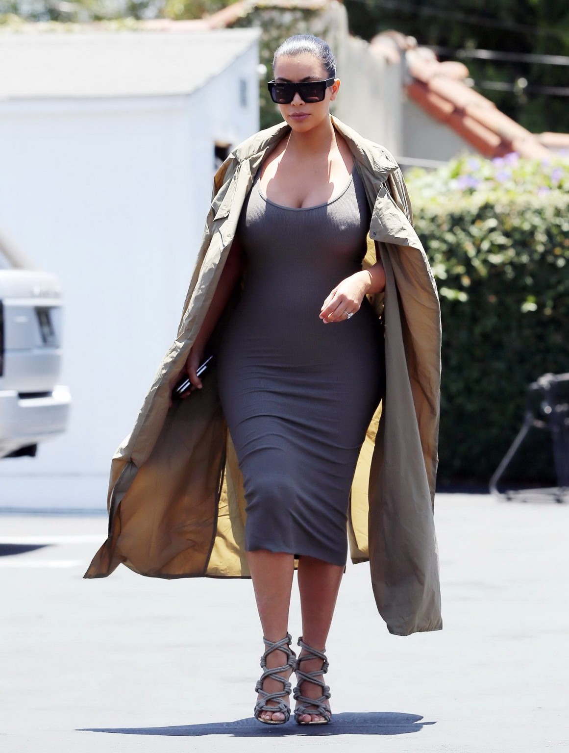 Kim kardashian busty mostrando pokies e scissione enorme
 #75157648