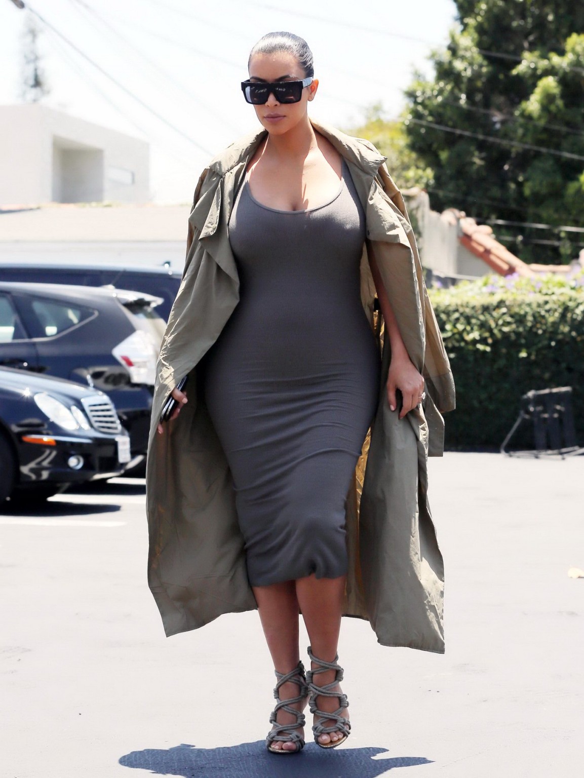 Kim kardashian busty mostrando pokies e scissione enorme
 #75157696