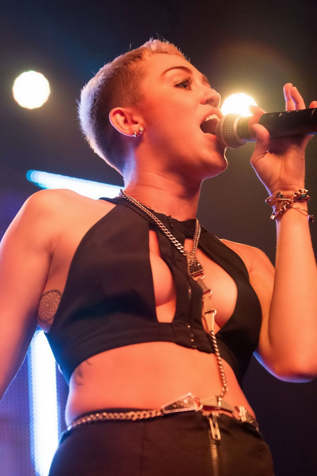 Miley Cyrus in tiny belly top  tights live at Borgore's Christmas Creampies conc #75246400