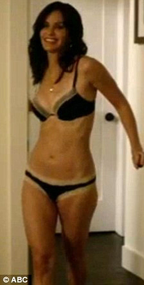 Courteney Cox posing in lingerie and tits slip paparazzi pictures #75381113