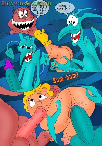 ヘラクレスの上に乗る完璧なメガラ
 #69677430