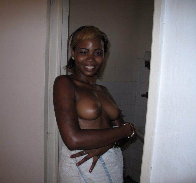 Sexy afrikanische Amateur-Teens posieren nackt
 #67487043