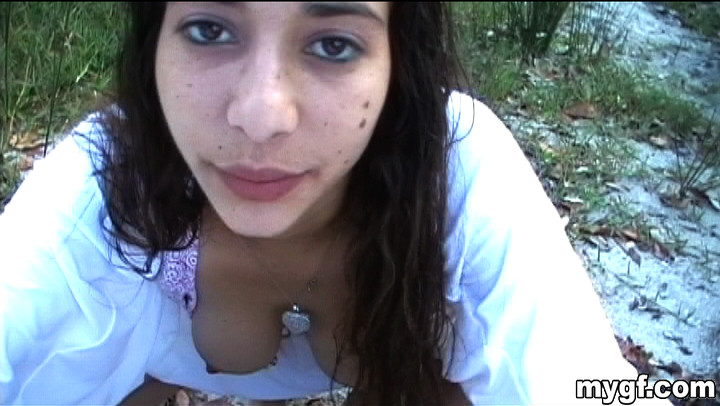 Sie liebt es, einen Mund voll Sperma am Strand zu bekommen
 #79475674