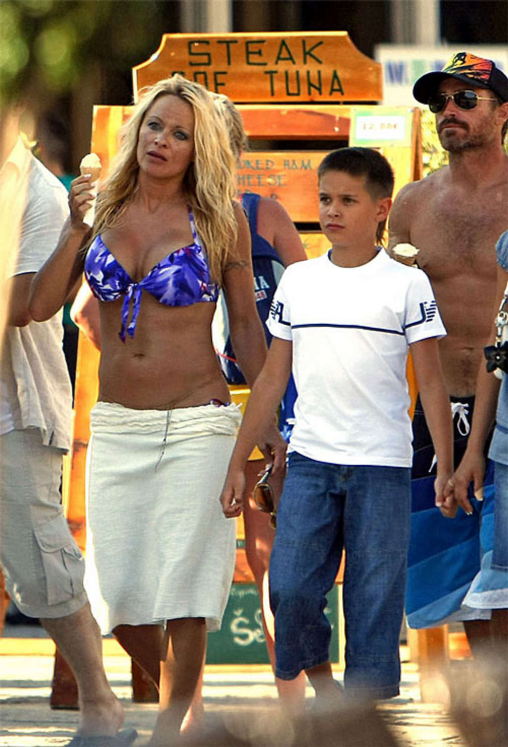 Pamela Anderson Showing Her Nice Big Tits And Licking Icecream In Bikini Paparaz