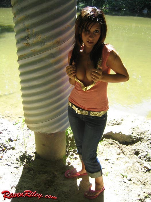 Princesa joven tímida hambrienta de una polla
 #78010078