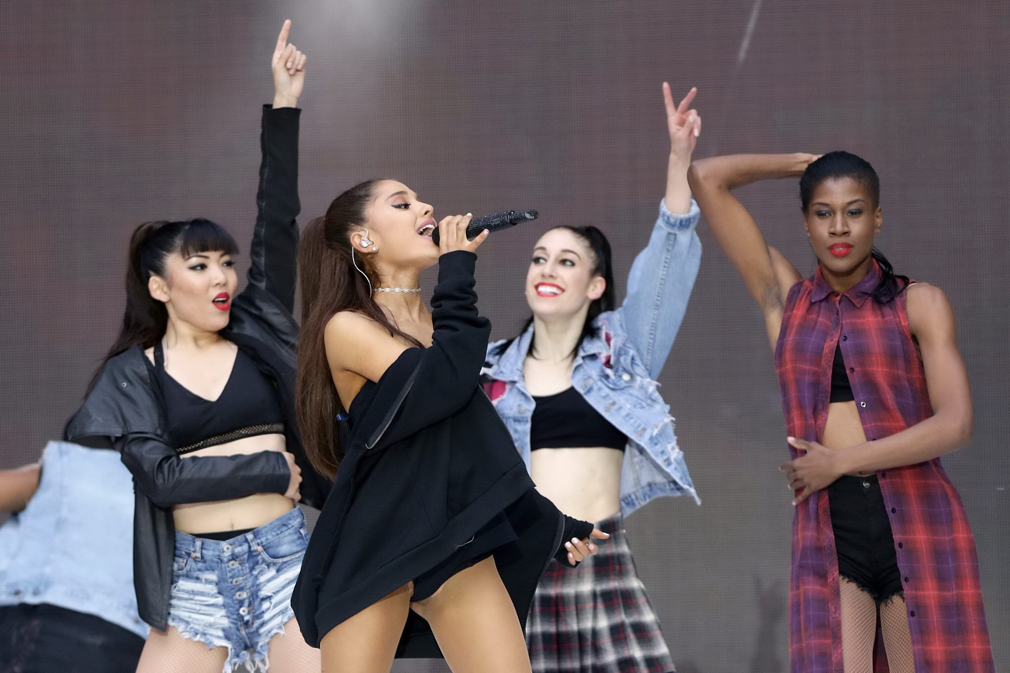 Ariana Grande shows off her shaved pussy in a tiny black outfit while performing #75161946