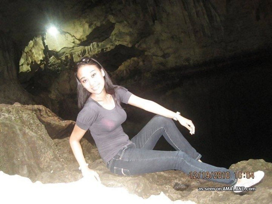 Sammlung einer Filipina-Mieze, die nackt für ihren Freund posiert
 #67629751