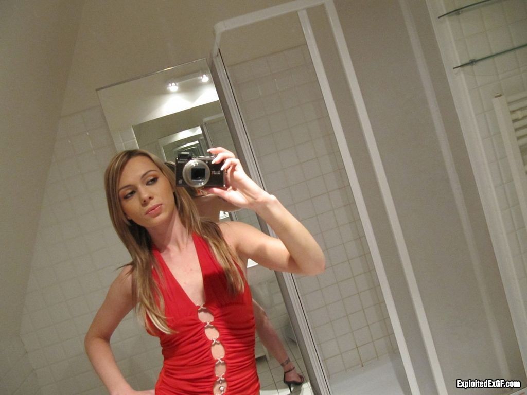 Sweet amateur girl playing with her self in bathroom