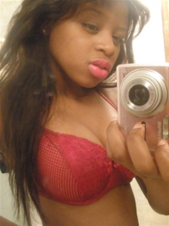 Big-tittied black babe takes different selfshots #73342916