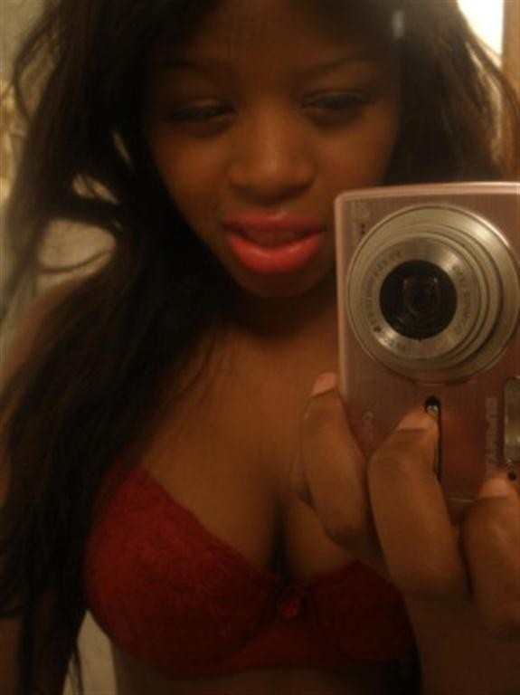 Big-tittied black babe takes different selfshots #73342928