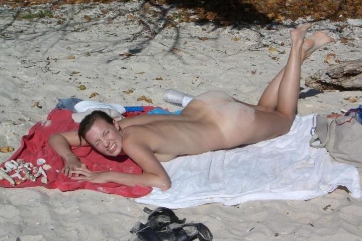 Avertissement - photos et vidéos de nudistes réels et incroyables
 #72265501