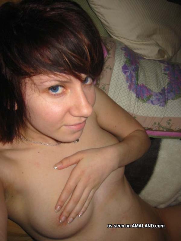 Emo short haired babe is nude #69852218