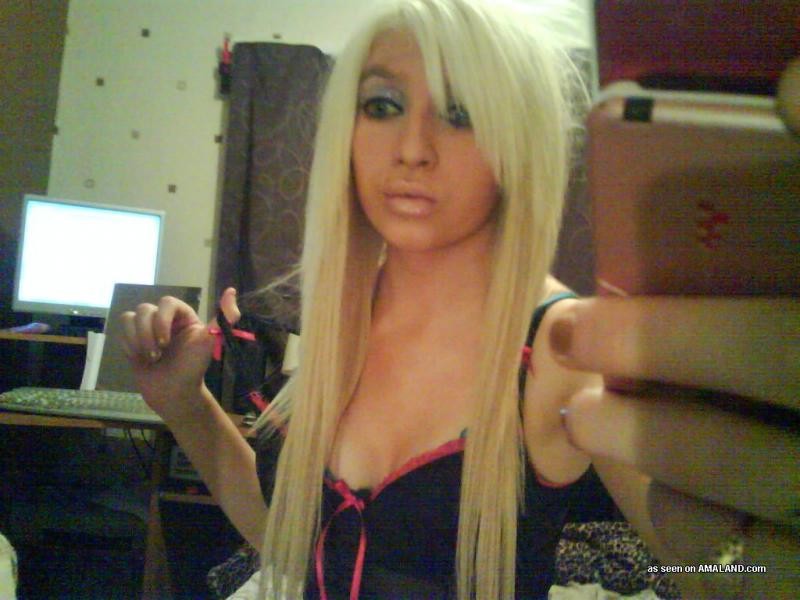 Steamy hot sexy emo blonde cutie camwhoring
 #67218729