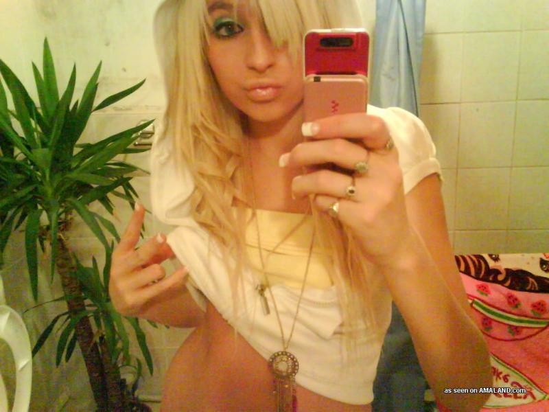 Steamy hot sexy emo blonde cutie camwhoring
 #67218740