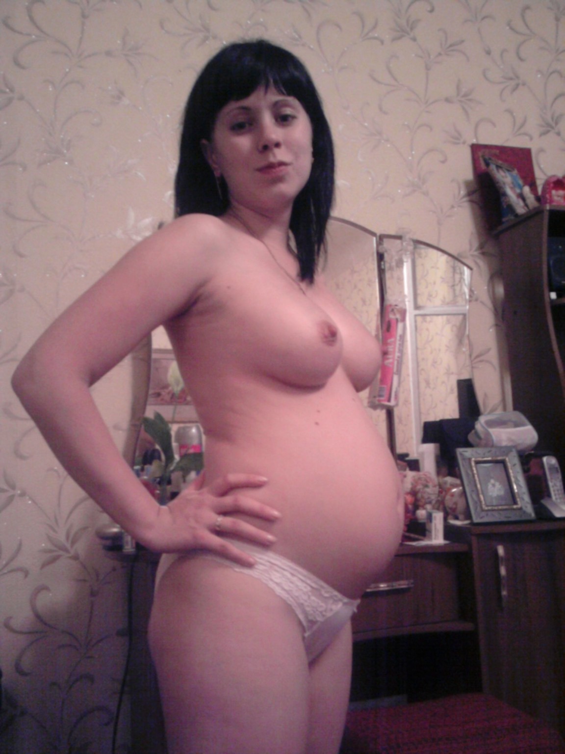 Nackte schwangere Mütter Fotos
 #67695659
