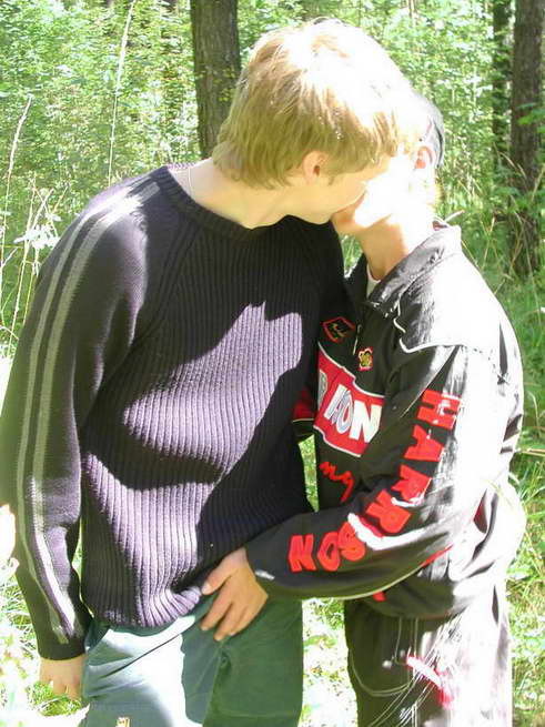 Hot twink flesh penetrated in the green woods! #76968759