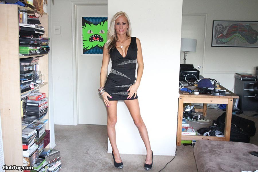 Slutty blonde Zoey Portland gives a handjob in POV action #73552524