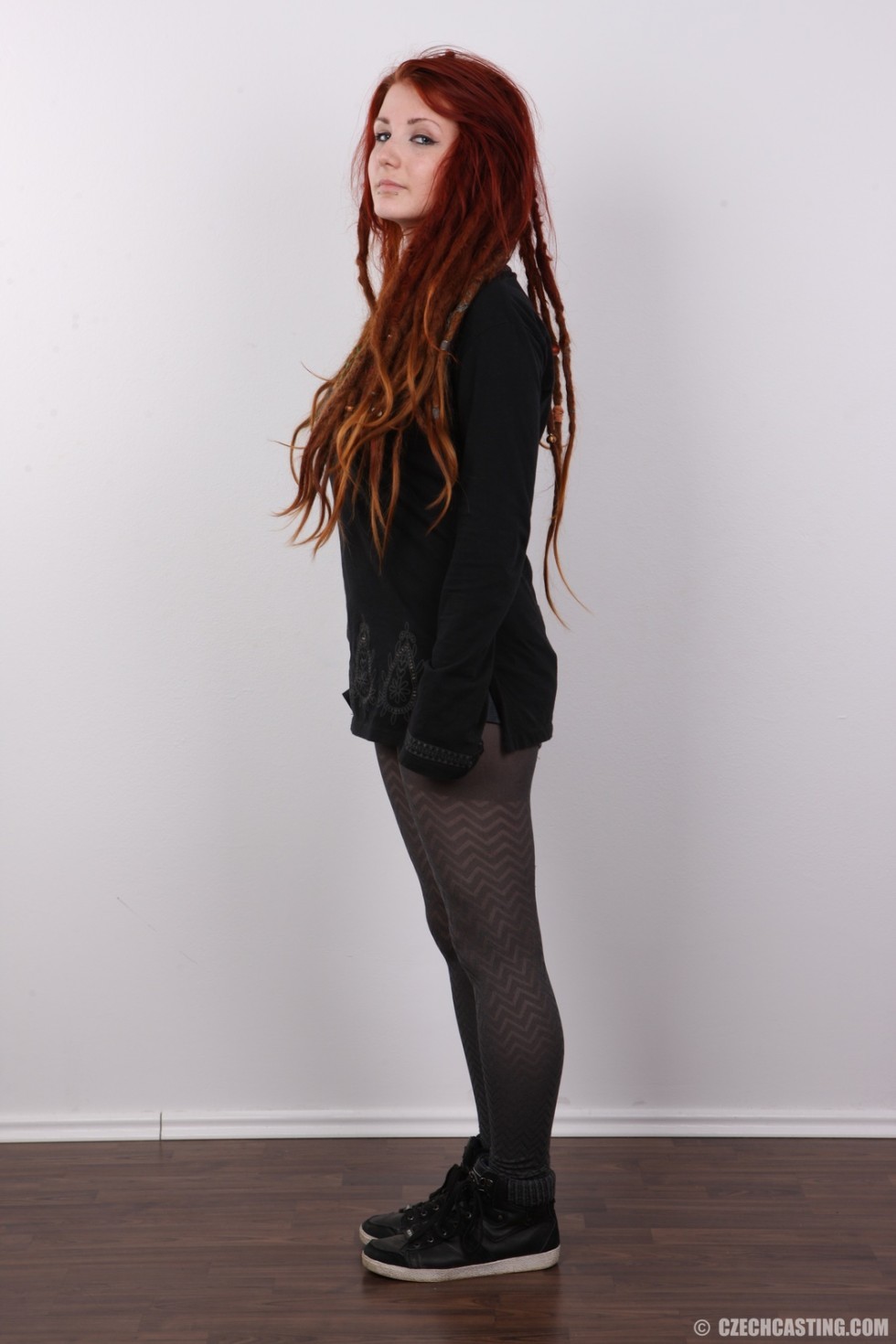 Emo Rotschopf posiert nackt
 #67403201