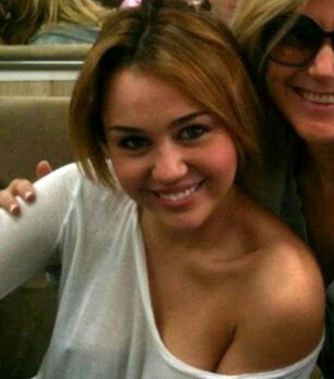 Miley cyrus follando sexy y caliente ver a través y fotos de tetas laterales
 #75294354