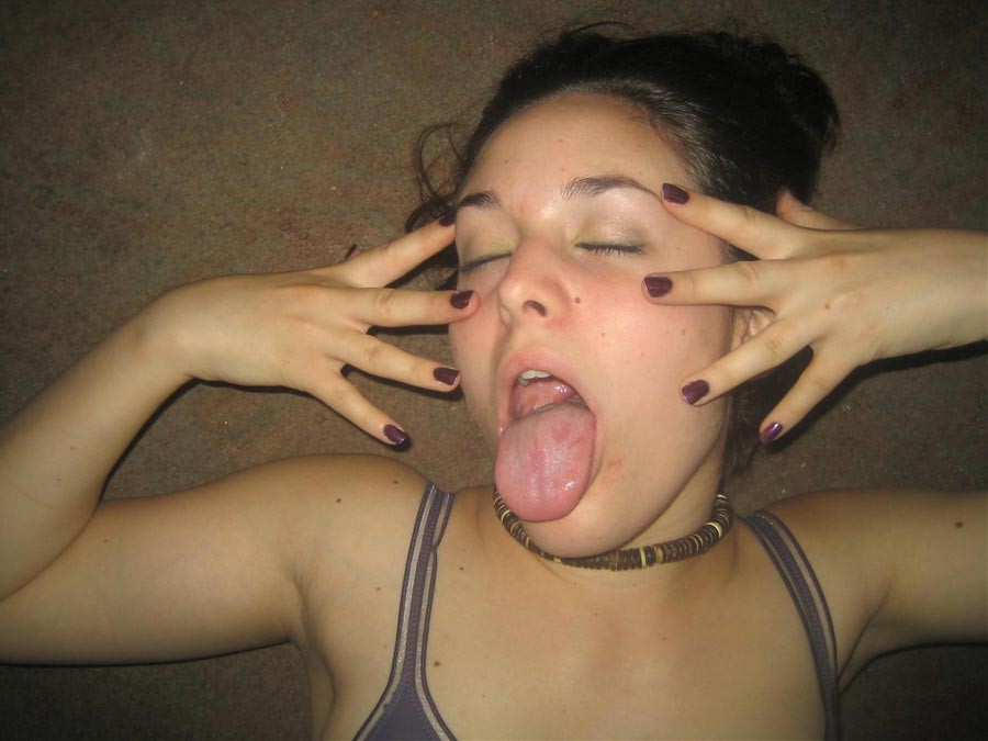 Real amateur girlfriend taking messy cum facials #75862471