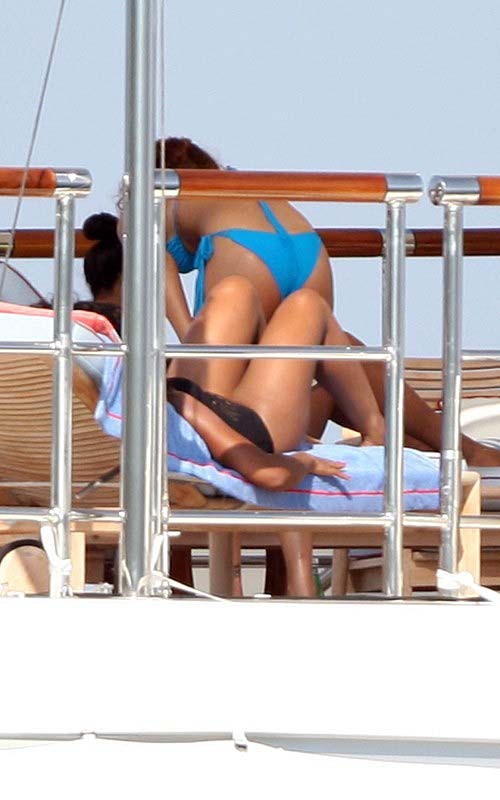 Rihanna exposing her sexy body and hot ass in blue bikini on yacht #75290656