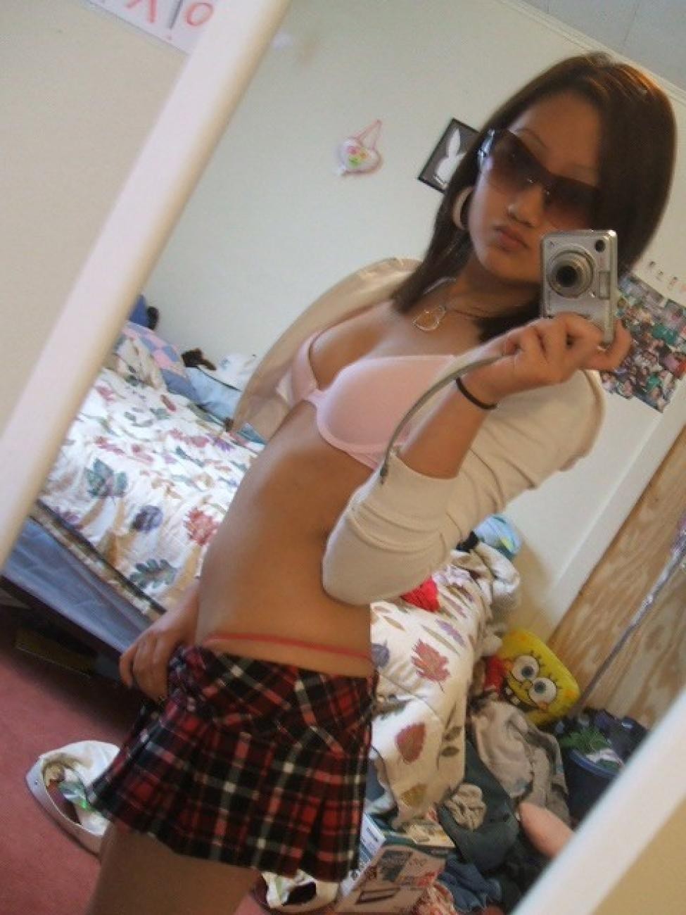 Mega oozing heiß und lecker asiatischen Babes posieren nackt
 #69931418