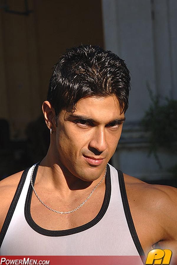 Sexy nackter Muskelmann
 #76993001