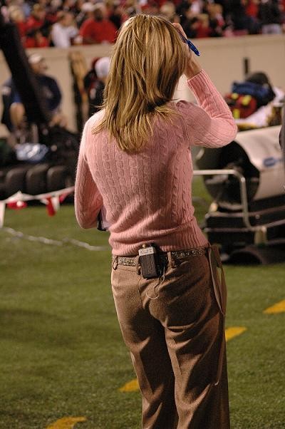 Erin Andrews smokin hot sportscaster on the sidelines #73787176