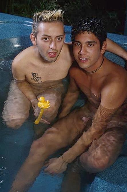 Two latino twinks sucking and screwing and cumming in a bath #76957207