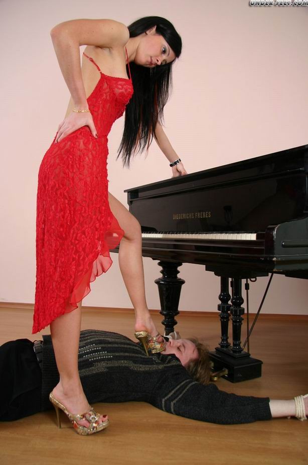 Pretty student humiliates her submissive music teacher at a grand piano #71942317