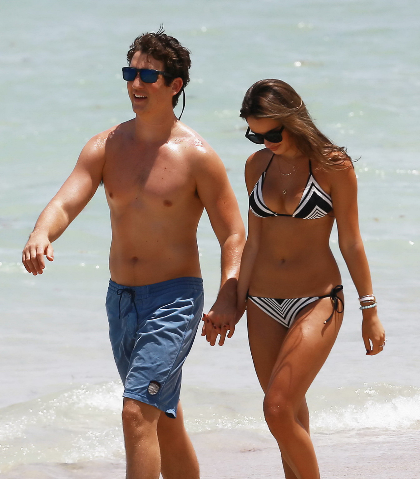 Keleigh Sperry showing off her curvy body in tiny monochrome bikini at the beach #75163396