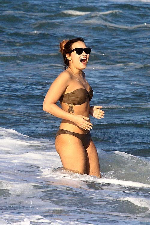 Demi Lovato exposing sexy body and hot ass in bikini on beach #75265731