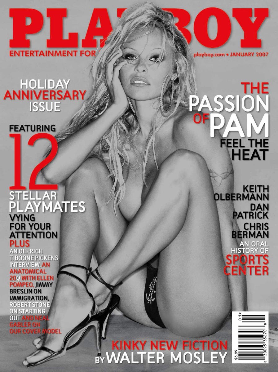 Pamela Anderson nuda e sexy sulla spiaggia
 #75244996