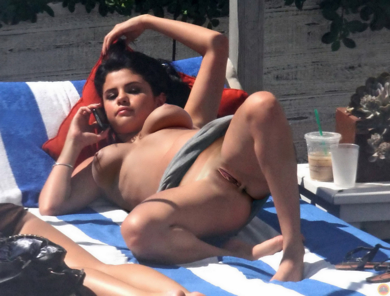 Selena Gomez Fully Naked By The Pool In Miami